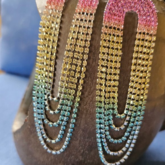 Gorgeous Colorful Ombré Pastel Waterfall Dangle Earrings - NWOT - Picture 6 of 6